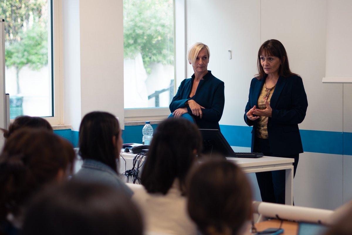 UnintUniversita's tweet image. Il CdL LM-94 UNINT ha avviato una collaborazione con la DG-SCIC e questa settimana si sono tenuti gli incontri con Elisabetta Fontana, Interprete funzionaria della DG-SCIC. 
#dgscic #interpretariato #interpreti #professioneinterprete #percorsoeccellenza #unint #linternazionale