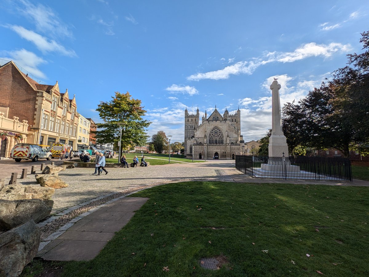 ChemistryKit's tweet image. Good morning, @FalmouthUni journalism students. 

Four locations worldwide. First person to identify where all four are wins. 

Go.