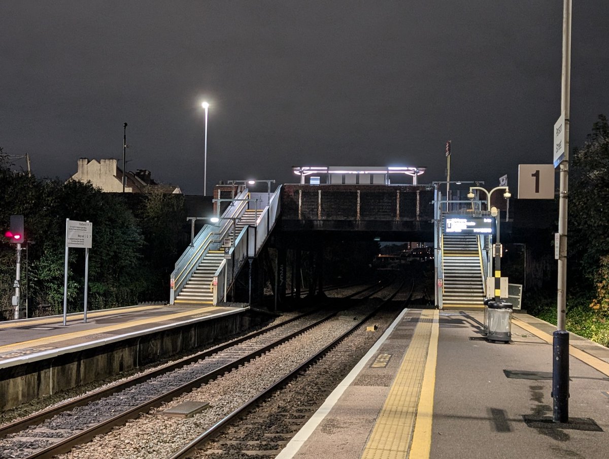 ChemistryKit's tweet image. Good morning, @FalmouthUni journalism students. 

Four locations worldwide. First person to identify where all four are wins. 

Go.