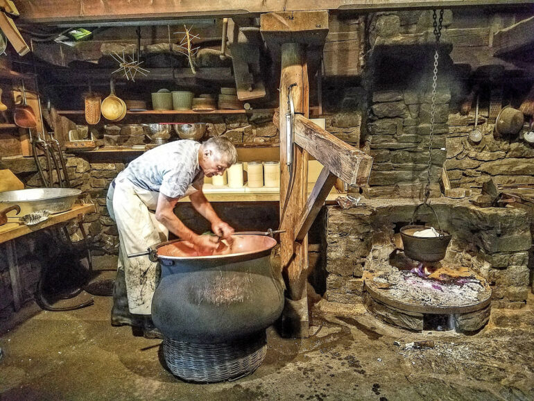 HagazagaH's tweet photo. The Amish, rooted in Swiss ancestry and strengthened through generations of careful inbreeding, showed unwavering unity by overwhelmingly supporting Trump.
- Their collective vote reflects a deeply ingrained Swiss-born sense of heritage, tradition, and resilience. #Incestry https://t.co/AFs3fBZzIr