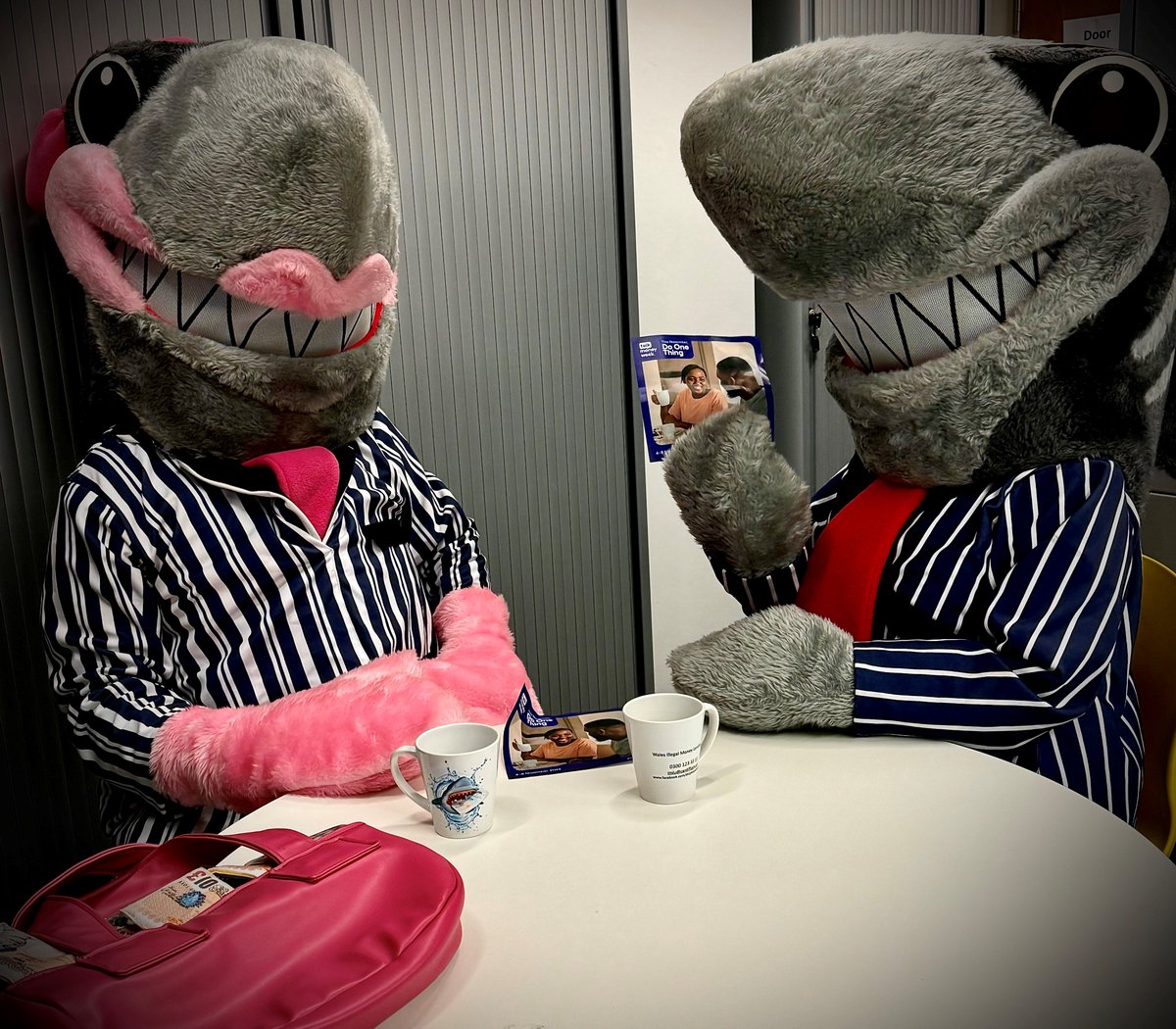 We’re pleased to be supporting #TalkMoney Week, to help break down barriers and get people of all ages talking about money. #DoOneThing and join the conversation!
Lenny and Lottie discussing christmas spending over a cup of tea!