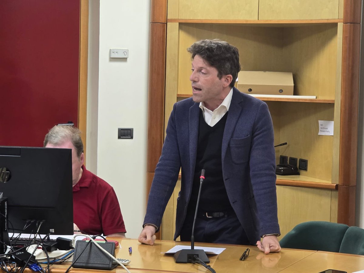 copercom's tweet image. Fabio Bolzetta @FabioBolzetta, presidente @Webcattolici, presenta al Comitato dei presenti e delegati #Copercom il progetto di "Guida al primo smartphone" pensata per genitori ed educatori