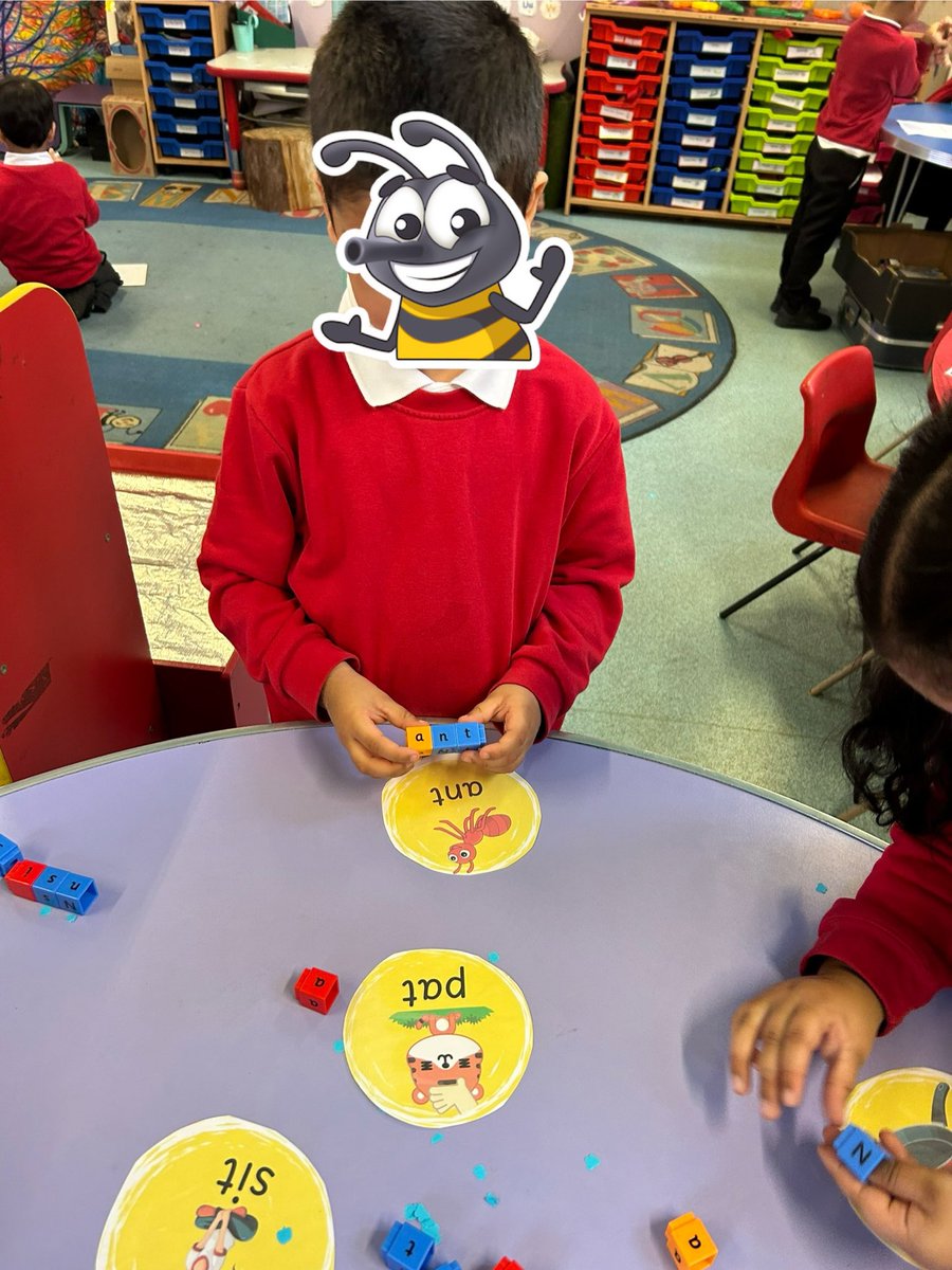 MissTesterHT's tweet photo. We are busy making satpin words in Reception. @trinity_ashton https://t.co/0NMXbXvlD5