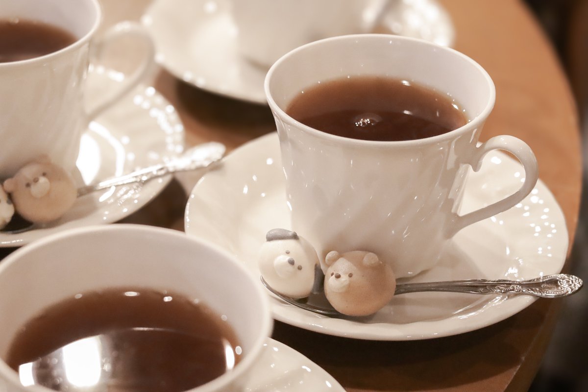 yuimaru_cookie's tweet photo. ㅤ
寒くなって来たので、あたたかい
紅茶やココアはいかがですか？☕️.*

おいぬとくまさんのメレンゲも浮かべたら
心もほっこりあたたまります🐶🐻♩
ㅤ https://t.co/PkE6wN8JMD