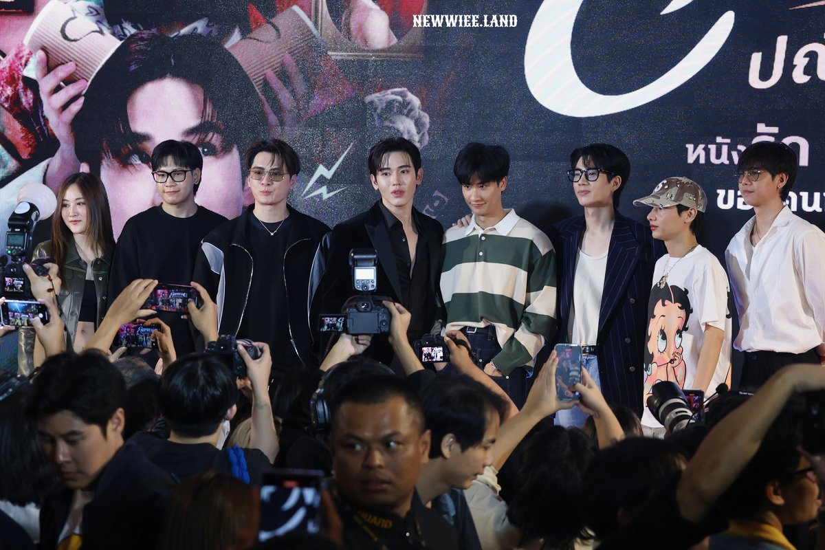 newwieeland_FC's tweet photo. ขอบคุณ @Tawan_V @off_tumcial @AtthaphanP @kristtps @stjinx_maya @ssingss @happyalicetsoi ที่มาให้กำลังใจนิววี่วันนี้นะคับ 🥰💗✨️
ENDPRESSO GALA PREMIERE 
#Endpressoปณิธานหวานน้อย https://t.co/7s9uwfvSS2