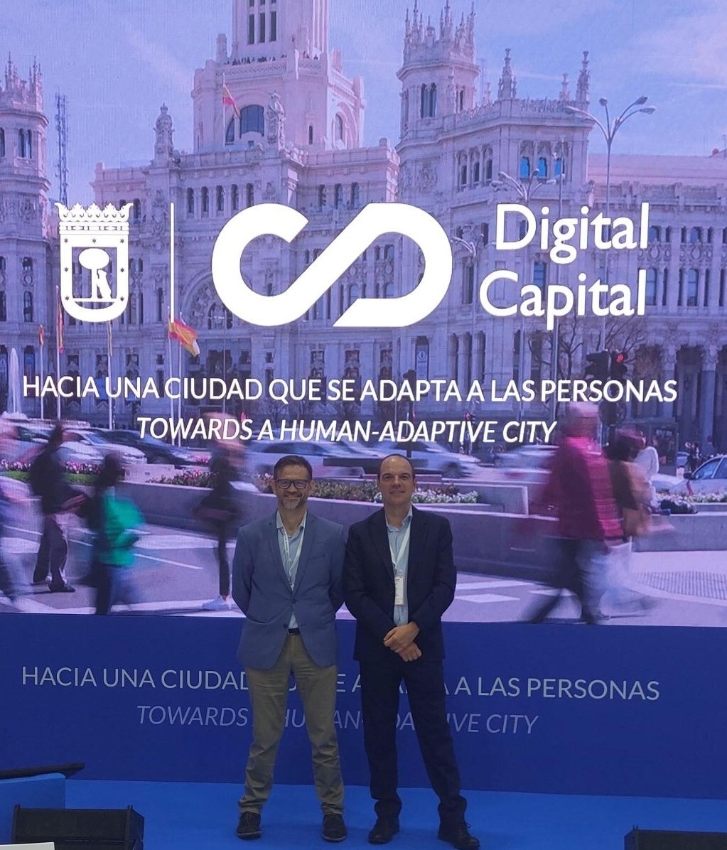 CCMAD21's tweet photo. 🔵| #CCMAD está presente en el Espacio Madrid Capital Digital del @SmartCityexpo
2024 de #Barcelona, un evento donde compartir los principales proyectos tecnológicos municipales que se desarrollan de conformidad con la estrategia #MadridCapitalDigital.

🔗https://t.co/k6OmaXm90U https://t.co/NSmIHInGoi