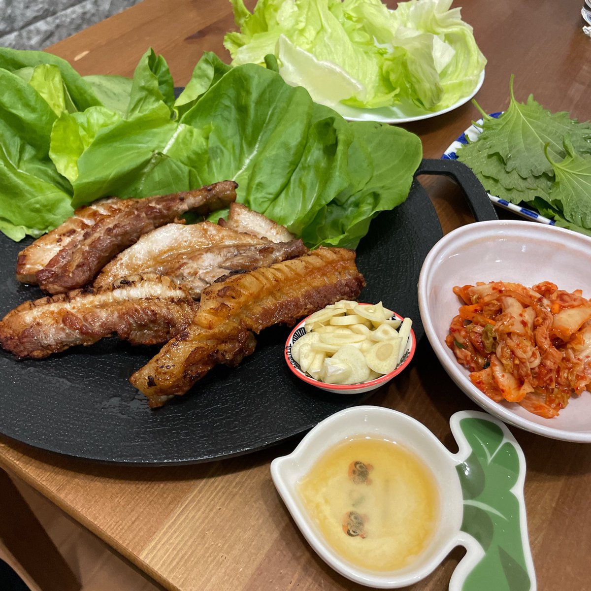 pokugou's tweet photo. 今日は家でサムギョプサル🐷
野菜いっぱい食べます🥬 https://t.co/axoGqDG8tr