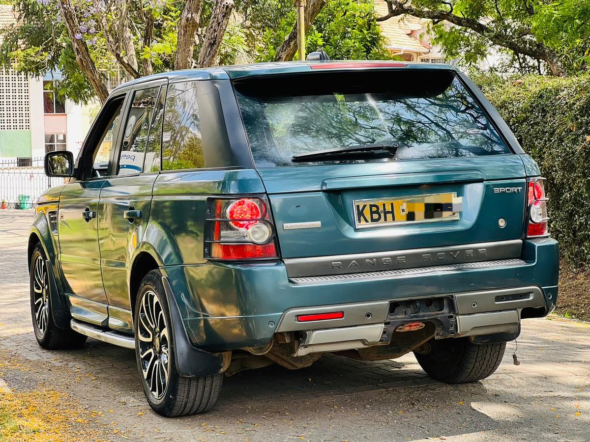 BigJs_Motors's tweet image. Sleek and Stylish 🚗
Model: Range Rover Sport 
Engine: 4.2l Petrol
Features: Full Spec
Price: 1,450,000/=
Caption: "Upgrade your commute with the Sport– where style meets performance. Safety, luxury, and affordability in one sleek package. #ExploreWithBigJs #rangerover #sport