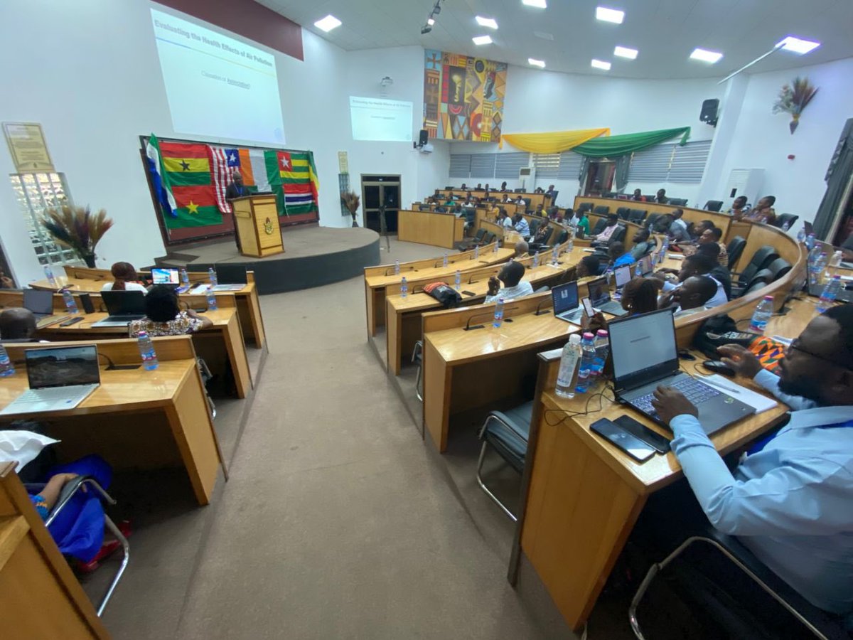 aqppss_gh's tweet photo. Day 3  

Today's session of the West African School on Air Quality and Pollution kicks of with a presentation by Dr Raphael Arku on the topic "Evaluating the health effects of air pollution ".

Another day to learn and be enlightened, follow for more updates 💯 @CleanAirFund https://t.co/uJ2Vg43QUE