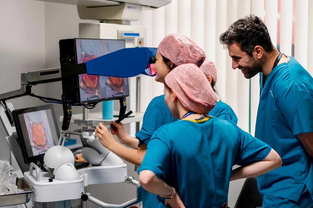 UoL School of Medicine (@livunimedicine) on Twitter photo π Congratulations to the team at the <a href="/WaltonCentre/">The Walton Centre</a> for winning an Excellence in Education & Training award.
π§ The teamβs Neuro VR simulator has played a key role in placement & is the UKβs only such piece of equipment and one of only 30 worldwide.
π liverpool.ac.uk/medicine/news/β¦ π Congratulations to the team at the <a href="/WaltonCentre/">The Walton Centre</a> for winning an Excellence in Education & Training award.
π§ The teamβs Neuro VR simulator has played a key role in placement & is the UKβs only such piece of equipment and one of only 30 worldwide.
π liverpool.ac.uk/medicine/news/β¦