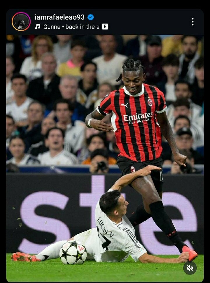 İnsanı bu instagram postundan daha az utanç verici duruma düşüren bi post daha görmedim şu gülüşe bak