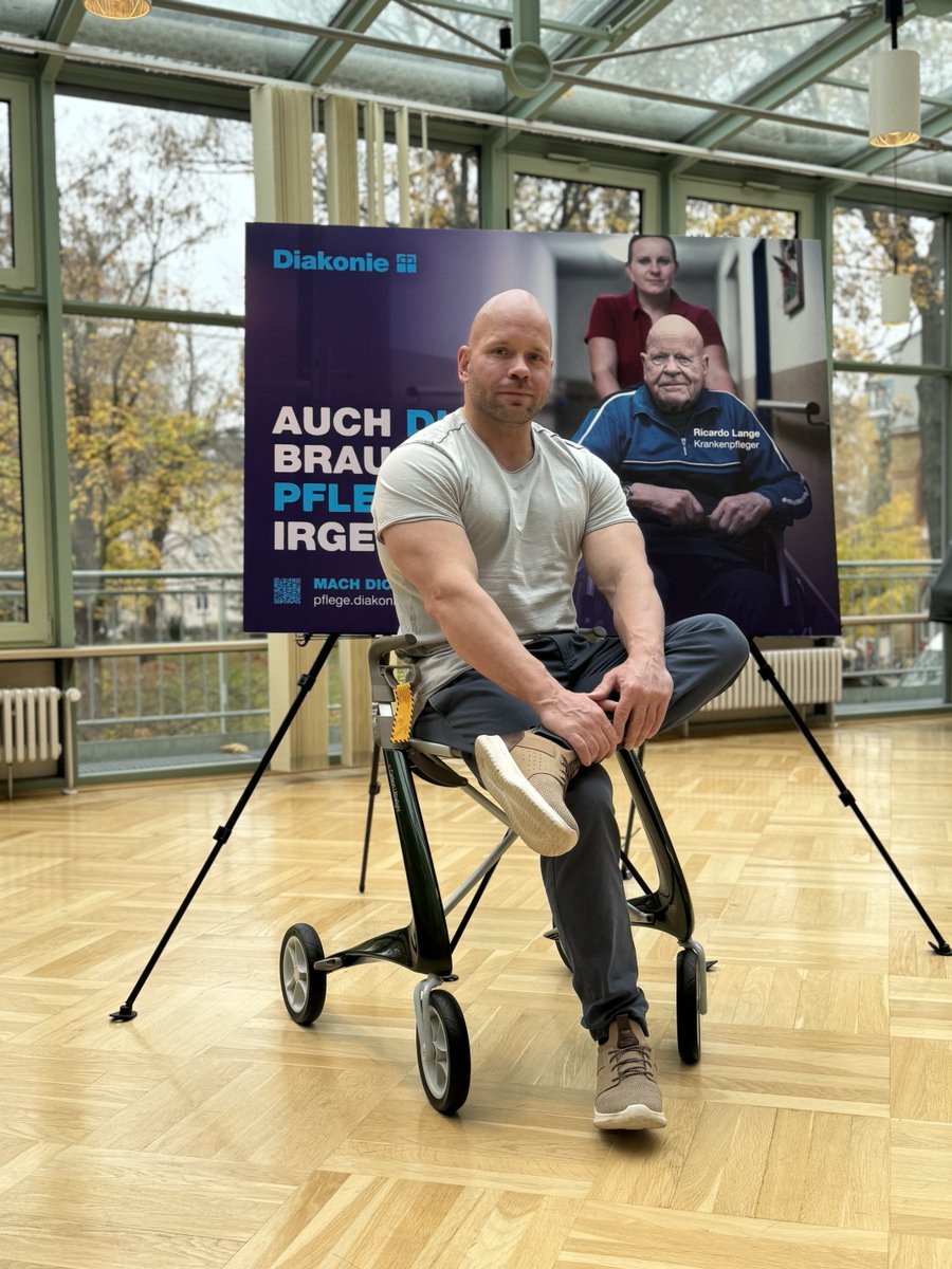 Diakonie Deutschland (@diakonie) on Twitter photo „Auch Du brauchst Pflege. Irgendwann.“ – Unsere neue Kampagne wird unterstützt von <a href="/RicardoLange4/">Ricardo Lange</a>, Benno Fürmann, Anna Maria Mühe, Eckart von Hirschhausen und weiteren engagierten Prominenten. Mehr Infos: pflege.diakonie.de „Auch Du brauchst Pflege. Irgendwann.“ – Unsere neue Kampagne wird unterstützt von <a href="/RicardoLange4/">Ricardo Lange</a>, Benno Fürmann, Anna Maria Mühe, Eckart von Hirschhausen und weiteren engagierten Prominenten. Mehr Infos: pflege.diakonie.de