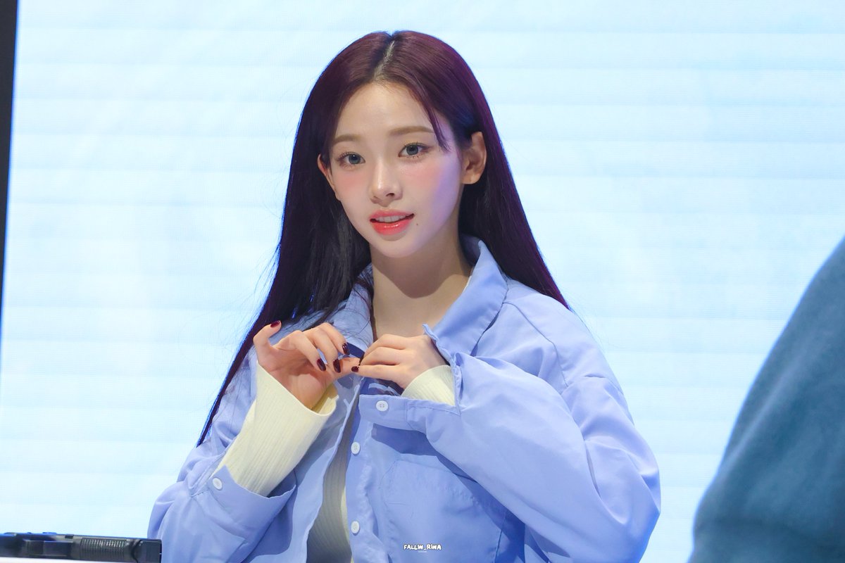 fallin_rina's tweet photo. 241103 에버라인

｡ﾟﾟ･｡･ﾟﾟ。
ﾟ。　 　｡ﾟ
　ﾟ･｡･ﾟ🐈‍⬛

#에스파 #aespa
#카리나 #KARINA #エスパ https://t.co/jlTUh9FLCq