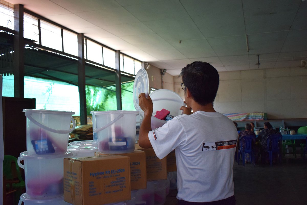 🚨 In response to severe flooding, our team in #Myanmar with <a href="/UNICEF/">UNICEF</a> funding provided WASH supplies &amp; monetary support to flood-affected communities in Taungoo &amp; Htantabin. Reaching remote &amp; conflict-affected areas to supporting recovery and resilience.🌊
#HumanitarianAid