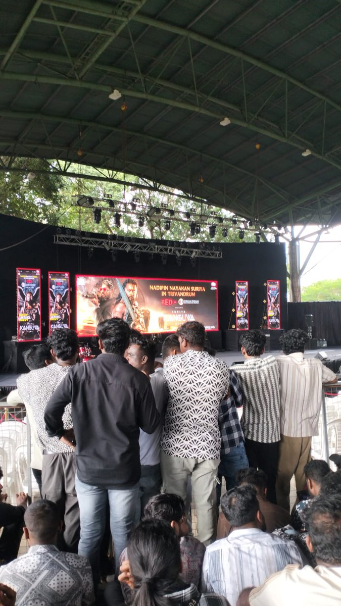 FilmFreak__'s tweet photo. Nishagandhi Auditorium, TVM is getting ready for @Suriya_offl entry after 5:30PM today 🔥👍🏻

#Kanguva #KanguvaFromNov14 https://t.co/6HHNJ7sGJY