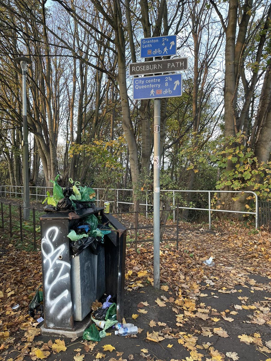 ColourOfJustice's tweet photo. Looks like elected councillors @Edinburgh_CC are again neglecting to follow through on their empty promises of keeping #Edinburgh clean by reducing the times they empty the very few bins we have in the City! It appears the only way to get bins emptied is via 
@edinhelp #litter https://t.co/cKvTJ2Z3nW