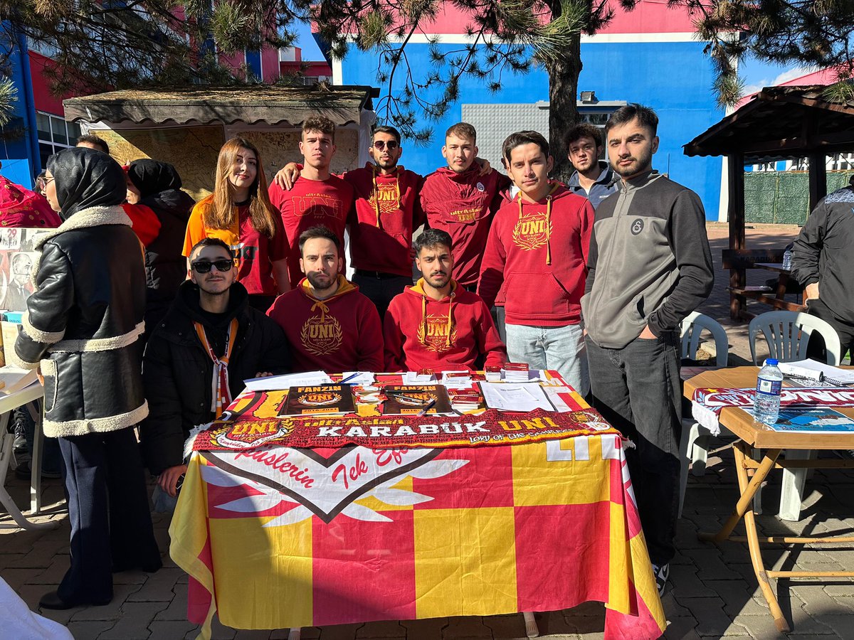Stant günlükleri |

Stant etkinliğimizin birinci gününde, gün boyu Sağlık Bilimleri Binasının önündeyiz. Bu büyük ailenin bir parçası olmak isteyen bütün Galatasaray’lı kardeşlerimizi aramızda görmek isteriz.

#ultrAslanUNI