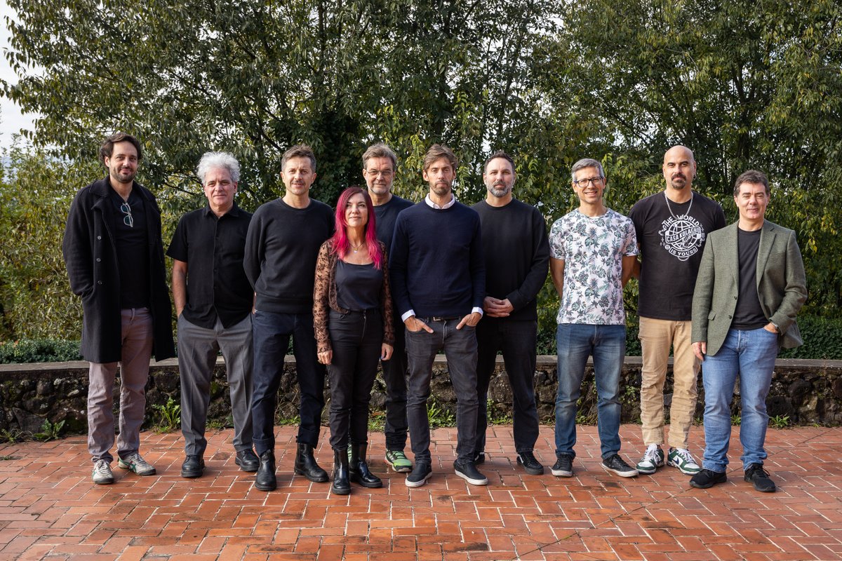 Faberllull acull pensadors, creadors i activistes que valoren l’estat de salut dels sistemes democràtics i com des de la cultura es pot respondre a amenaces i atacs a drets fonamentals per part de discursos antidemocràtics.

Coneix el 1r grup de residents

faberllull.cat/ca/residencia.…