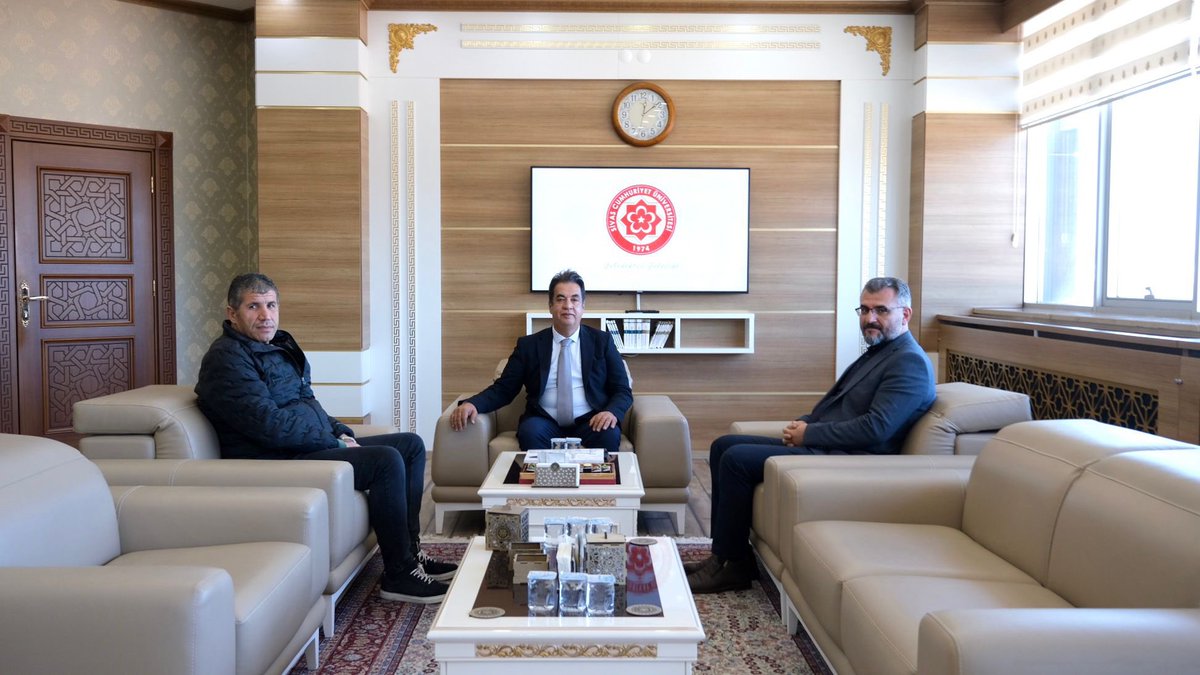 AK Parti Sivas İl Başkanı Yusuf Tanrıverdi ve iş insanı Mehmet Oflaz, bizlere hayırlı olsun ziyaretinde bulundu. Kendilerine nazik ziyaretlerinden ötürü teşekkür ederim.