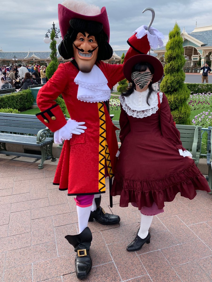 hi______ka____'s tweet photo. 対象の隣に立つとかろうじてそうかもしれない感じの概念コーデを纏っていました https://t.co/4r38XV3I8W