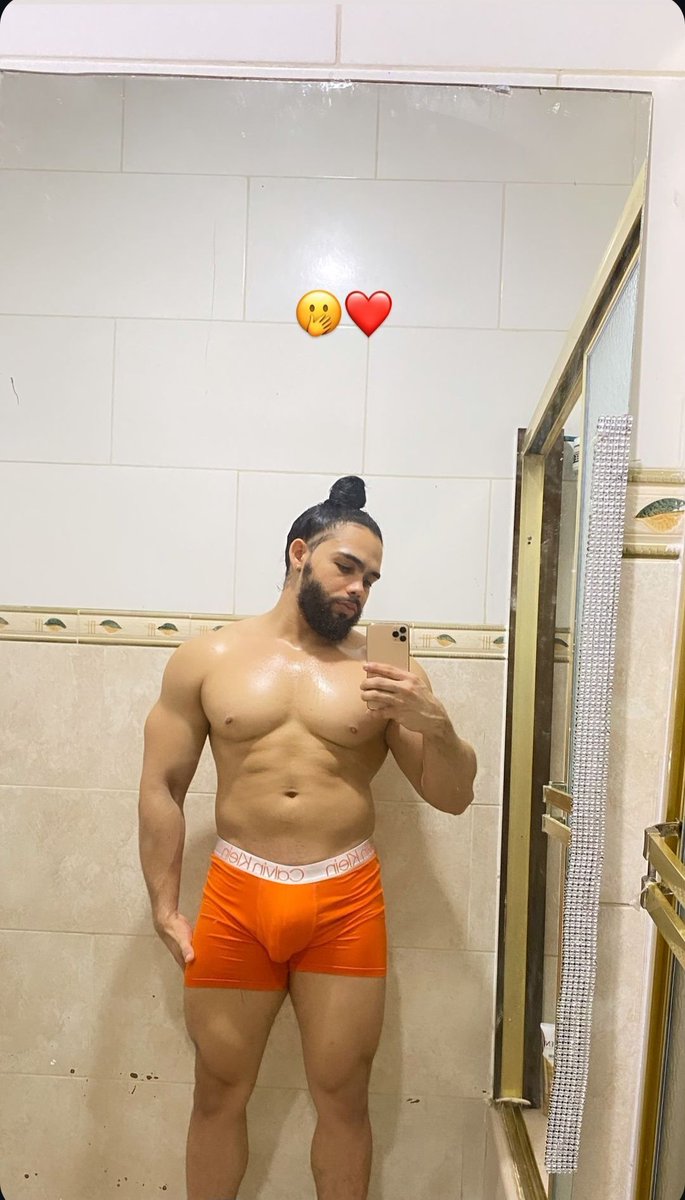 Tony58912885's tweet photo. Quién quiere verme sin nada?? manda dm🫣🥵🥵 https://t.co/dD1tuO0BPm