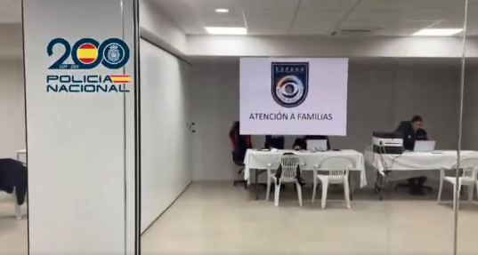 policia's tweet image. Si no lo has hecho todavía y tienes algún familiar desaparecido por la #dana ocurrida en #Valencia, acude a las Oficinas de Atención a Familias➡️será útil aportar información, muestras de ADN  y documentos médicos

En #Alfafar en el Edificio Municipal de Bienestar Social (C/ La