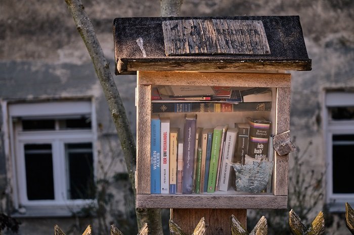 Lettori a me gli occhi! 
Mi potete segnalare punti #bookcrossing a Torino? Ho due librini belli che vorrei lasciar liberi!