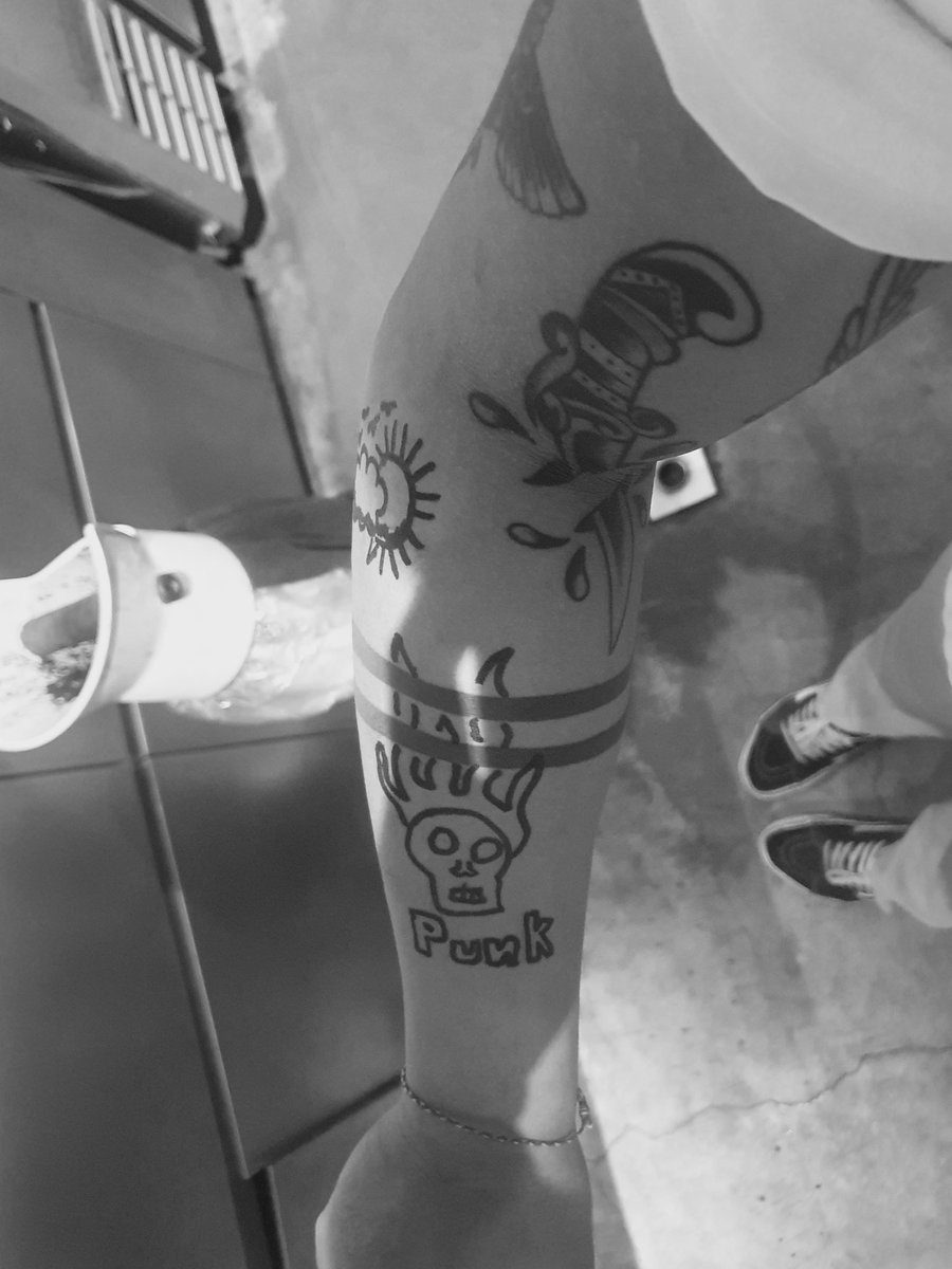 ohbisma's tweet photo. Punk oi oi oii https://t.co/rw4hSY1Hw2