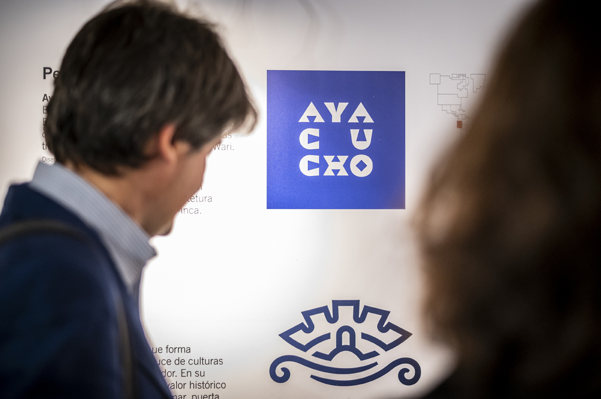 ¡Estamos expuestos! squembri.com/visitanos-en-l…
Nuestro trabajo para Melilla ha sido seleccionado para la gran exposición de Marcas Iberoamericanas en Madrid, junto a otros 200 diseños venidos de 22 países distintos. ¡Es un honor! 
#diseño #iberoamérica #diseñográfico  #branding