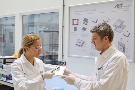 HELENAProjectEU's tweet image. 🔋 HELENA Project Update: @AITtomorrow2day is making strides in WP6! Preparations for #monolayer &amp;amp; #multilayer #pouchCells are in progress, with testing soon to follow. 
First up: monolayer mini-pouch cells, then scaling to multilayer. 
Exciting steps forward! ⚡✈️