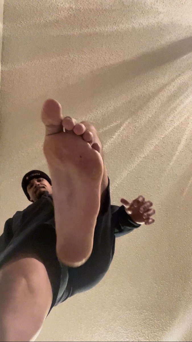 bigfeetforsale's tweet photo. Ray’s size 20 US feet is the view we all want to see

https://t.co/34xmINAmrF https://t.co/VRPvzwuHaU