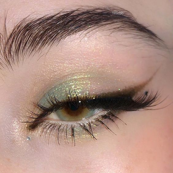 archivedlooks's tweet photo. Glitter makeup looks by neocbb https://t.co/OnUvFzpLbJ
