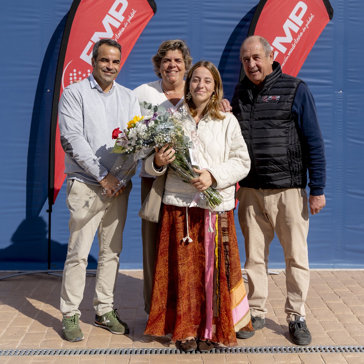 La semana pasada, nos reunimos en <a href="/lavidapadel/">lavidapadel</a> para honrar a Borja Cañedo, un referente en el crecimiento del pádel madrileño.

Gracias a su mujer e hija y a José Luis Amoroto por acompañarnos en este evento tan importante para nosotros.

¡Un día para recordar!