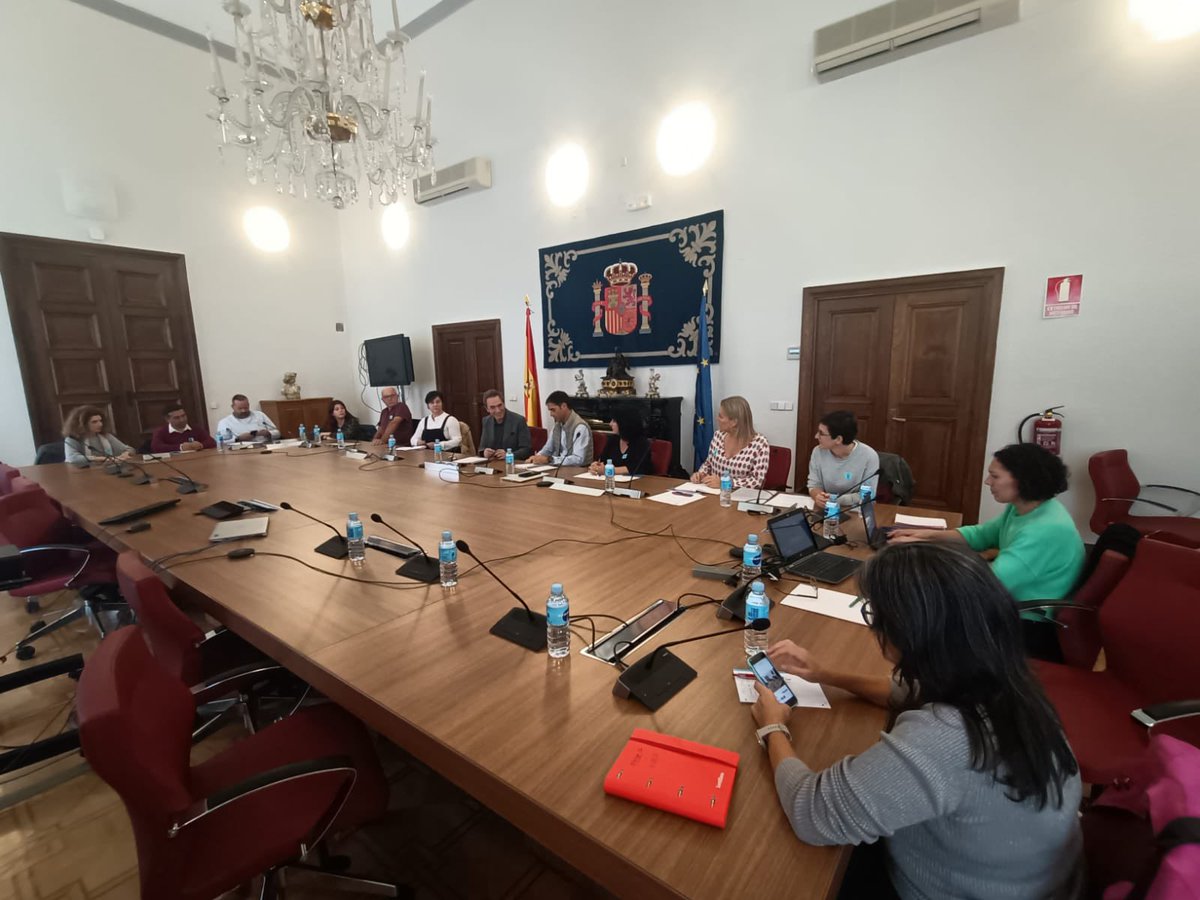 fedeip15's tweet photo. Comenzando la primera jornada de trabajo de FEDEIP en el Consejo Escolar del Estado, con la bienvenida de su secretario. Y la presencia de todas las Comunidades Autónomas federadas @asadipre @AEDDEX_ @RmAdeip @ADIDEPV https://t.co/eS3Gc1ilJt