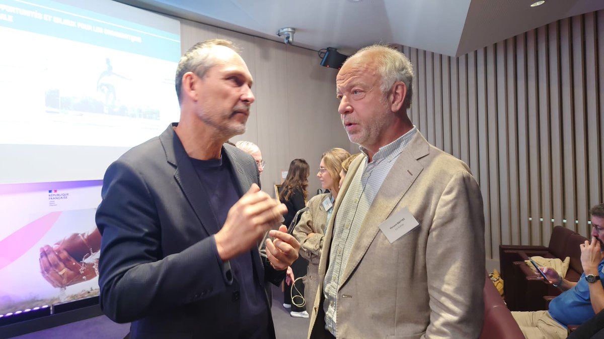 LaGuilde_Action's tweet image. Aux #JMP24, le dg de La Guilde Vincent Rattez accueille Jean-Pierre Haemmerlein, directeur de la Fondation @Decathlon.

💡#microprojets Sport, la #solidarité et l&apos;esprit d&apos;équipe.

Depuis 2019, plus de 700 projets instruits. C&apos;est #PlusQuUnJeu avec l&apos; @AFD_France