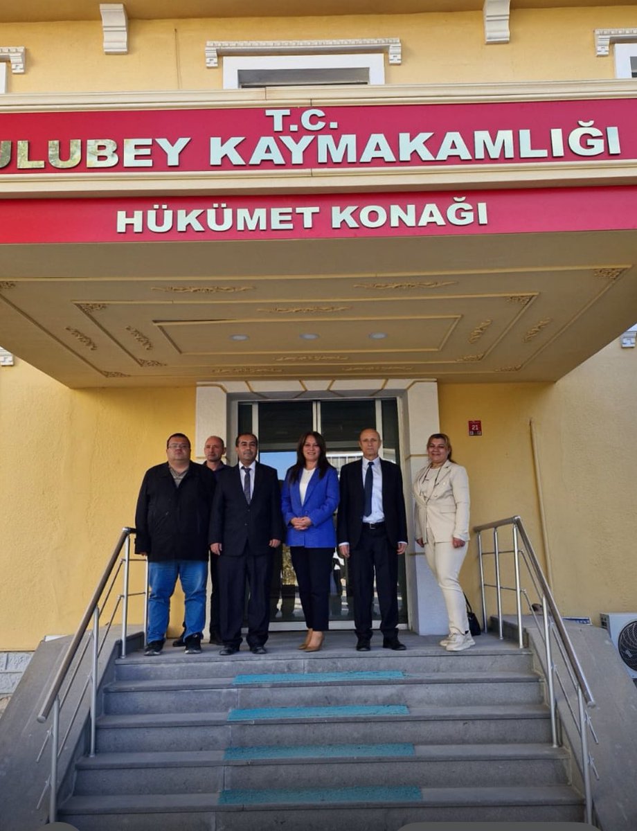 Denizli Valiliğine Protokol Müdürü olarak atanan 
İl Müdürümüz Huriye AKYOL
Veda ziyaretleri kapsamında Eşme ve Ulubey İlçe Nüfus Müdürlüğümüzü ziyaret etti.Personellerimizle vedalaşarak çalışma hayatlarında başarılar diledi. <a href="/aktasnaci/">Naci Aktaş</a> <a href="/itasyapan/">İbrahim Taşyapan</a> <a href="/TC_UsakValiligi/">Uşak Valiliği</a> <a href="/Huriyeakyol10/">Huriye Akyol</a>