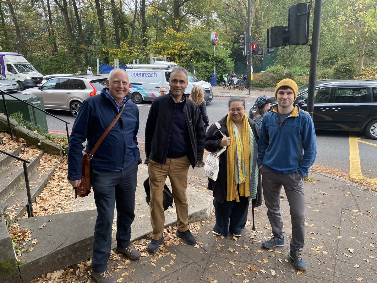 We need to aim for a Vision Zero strategy in London to eliminate all traffic fatalities and severe injuries. 

I was glad to meet <a href="/TfL/">TfL</a> staff today with <a href="/ScottEmery92/">Cllr Scott Emery</a> on Archway Road to find solutions and investigate the increased accidents in the area. 

<a href="/Visionzeronet/">Vision Zero Network</a>