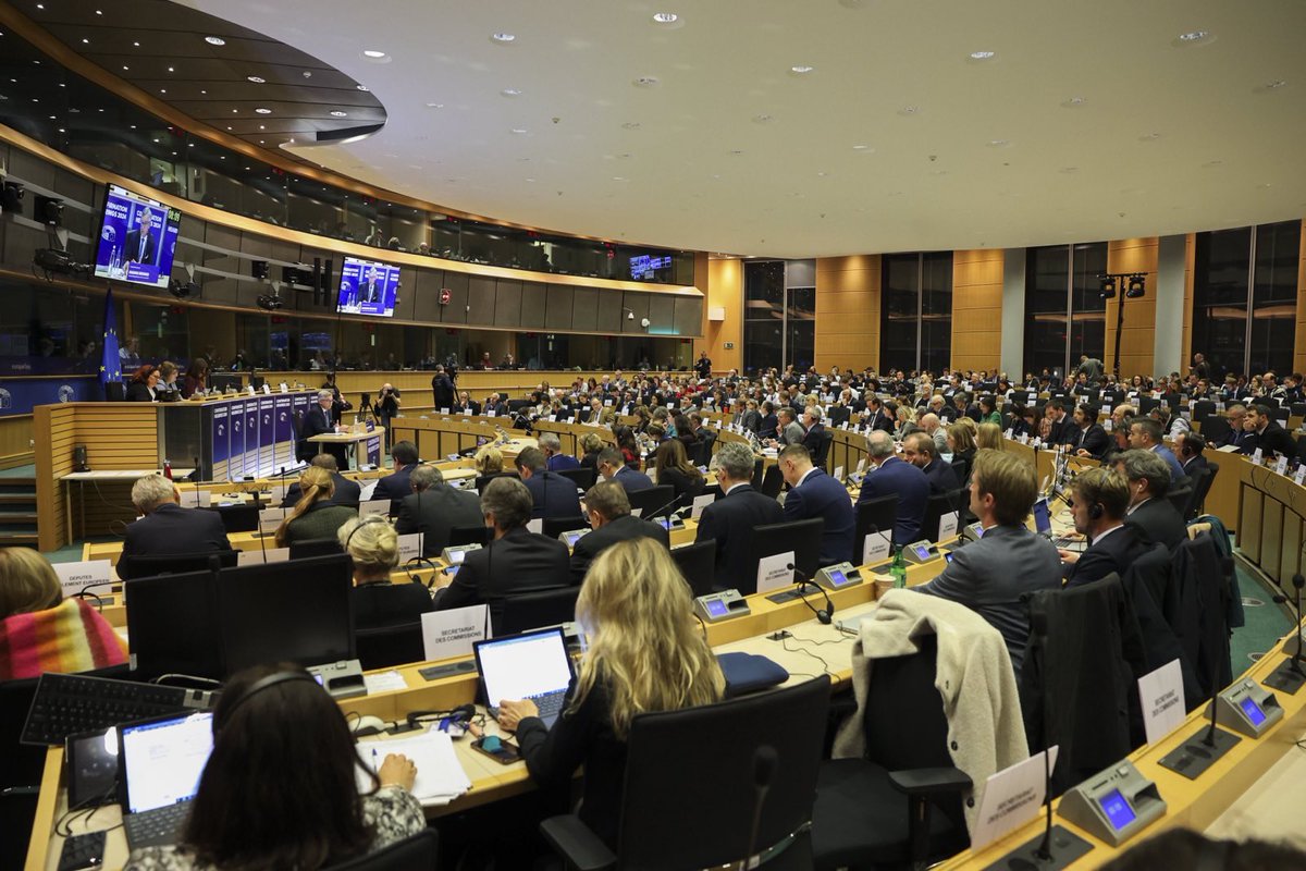 Ich freue mich sehr, über das ausgesprochene Vertrauen für mein Amt als EU-Kommissar im Team von <a href="/vonderleyen/">Ursula von der Leyen</a>. In meinem Portfolio für innere Angelegenheiten und Migration liegen große Herausforderungen, aber auch Chancen vor uns. Wichtig ist, dass wir gemeinsam an europäischen