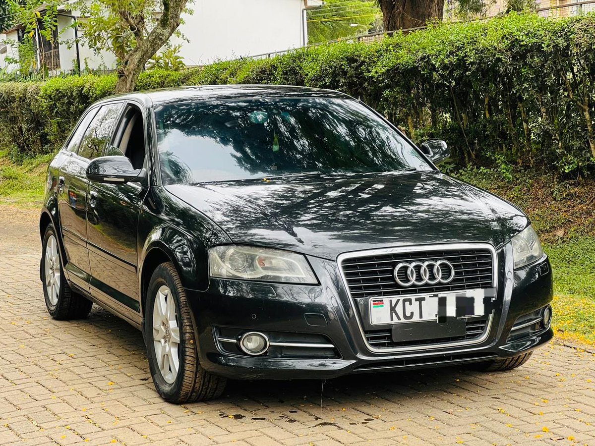 BigJs_Motors's tweet image. Sleek and Stylish 🚗
Model: Audi A3 | 2012
Engine: 1.4l Petrol
Features: Full Spec
Price: 1,050,000/=
Caption: "Upgrade your commute with the A3 – where style meets performance. Safety, luxury, and affordability in one sleek package. #ExploreWithBigJs #audi #a3
