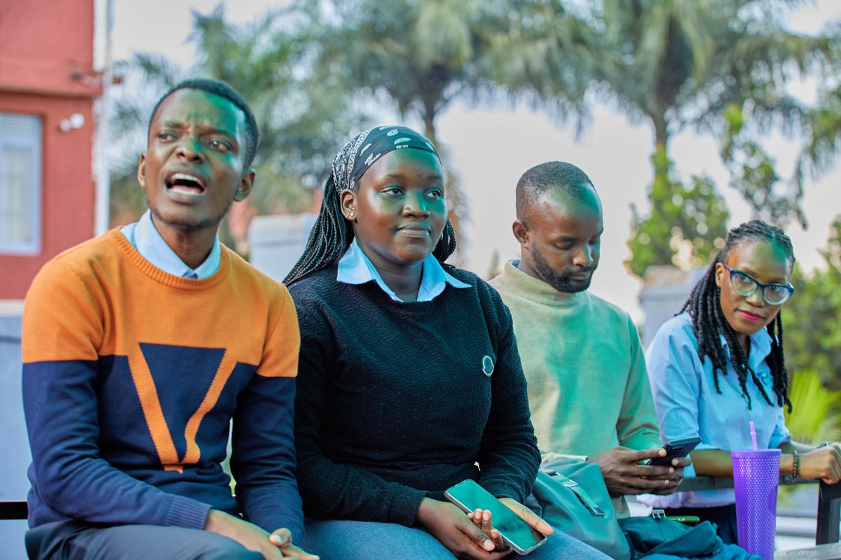 schoolmonitorUg's tweet photo. 😂👉Great experience with @twineshots , This friendly match ended at a draw of 1:1, and soon we should break it through someday soon, 

👉Follow us for more of these fun activities on our social pages 

https://t.co/sMgdhWx61G

@NugsoftTechnologies https://t.co/tL5k4XOptZ