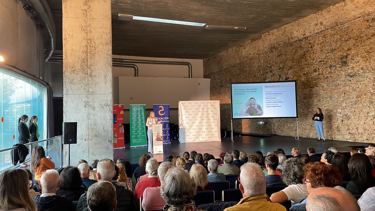 Orexco's tweet image. Hoy estamos en el “VIII Congreso Extremeño de personas con cáncer y sus familiares” presentes con personal de apoyo, pero también como patrocinadores :) @ContraCancerCAC