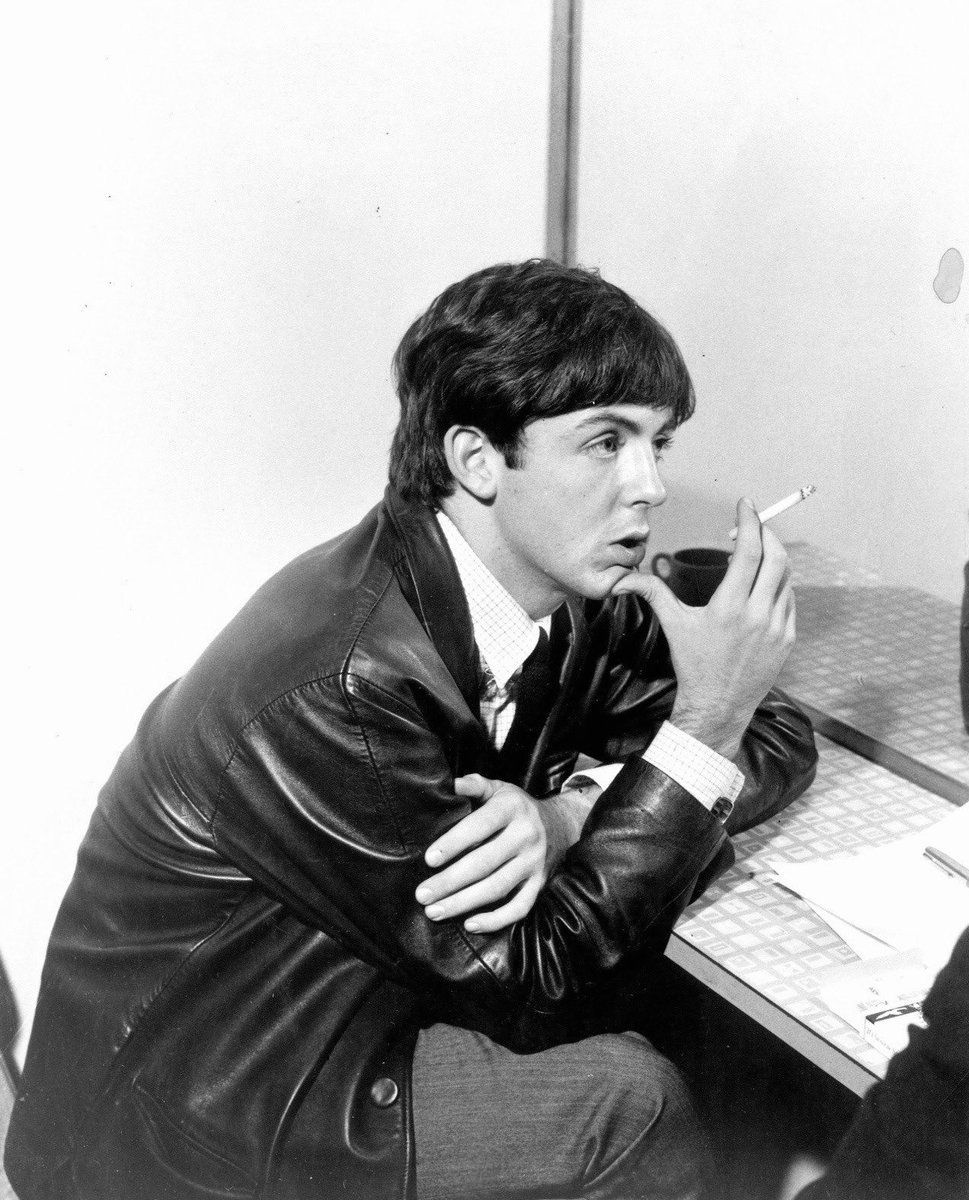 ArchivePaulie's tweet photo. Paul McCartney

#PaulMcCartney https://t.co/0BV9sPMkZ2
