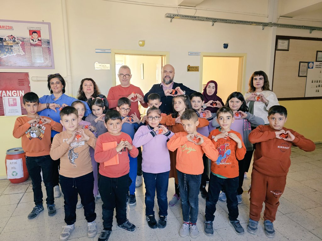AcigolAtaturk's tweet photo. @AcigolAtaturk olarak biz de LÖSEV'in ve Lösemili çocukların yanındayız...
2-8 Kasım Lösemili Çocuklar Haftası...
@losev1998 @tcmeb @ACIGOLMEM @nevsehirmem https://t.co/3T5nSaGD22