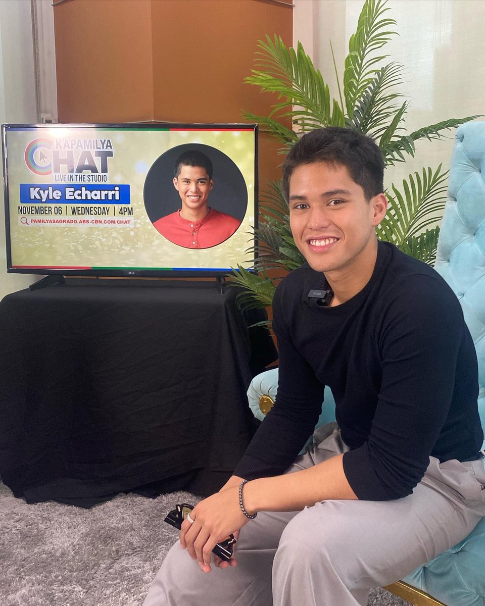 DreamscapePH's tweet photo. Sagradong pasasalamat sa lahat ng Kapamilyang nakisaya at nakipagkulitan kay Kyle Echarri sa Kapamilya Chat ngayong November 6, Miyerkules! ❤️

Huwag din palalagpasin ang #PSAma ngayong gabi! ⚖️ https://t.co/oUWXIvMxNK