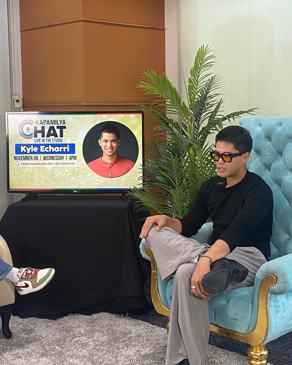 DreamscapePH's tweet photo. Sagradong pasasalamat sa lahat ng Kapamilyang nakisaya at nakipagkulitan kay Kyle Echarri sa Kapamilya Chat ngayong November 6, Miyerkules! ❤️

Huwag din palalagpasin ang #PSAma ngayong gabi! ⚖️ https://t.co/oUWXIvMxNK