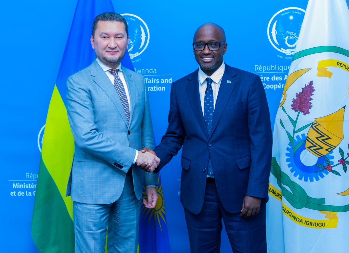 RwandaMFA's tweet photo. Minister @onduhungirehe welcomed Mr. Toily Kurbanov, Executive Coordinator of the United Nations Volunteers (UNV) programme.

They discussed UNV priorities and explored potential areas of collaboration between Rwanda and the @UNVolunteers. https://t.co/7QUB4ICicG