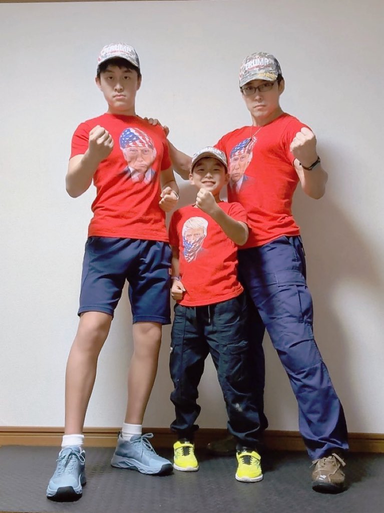 yamazaki0079's tweet photo. 4年ぶりにようやく全員このT���ャツを着れた！長かった…...
#MAGA https://t.co/6MzCpZFa7l