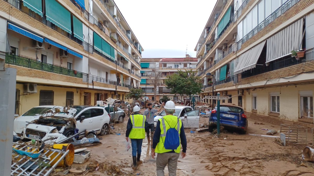 PacoMartNT's tweet image. Ya en casa tras colaborar en la evaluación de daños #Alfafar #Valencia junto a equipos emergencia y voluntarios @malaga @coamalaga @aparejadoresma @COUNSELING_UMA 

Gracias a @civilioeu pudimos optimizar la coordinación y la recopilación de datos en terreno

#DANA #AyudaDANA💙