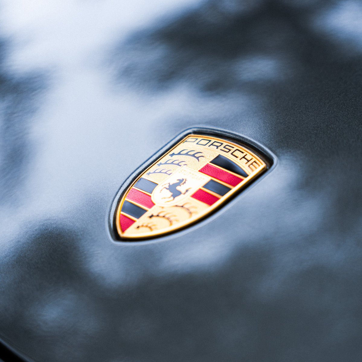 Un logo que acelera el pulso. ❤️

 ¿Estás listo para sentirlo? 🏎️🔥 #SIXT  #porsche