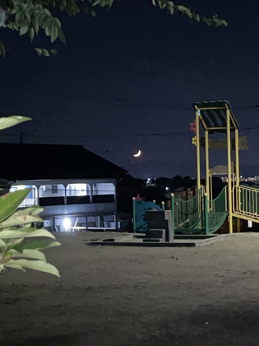 GImaoka's tweet photo. 三日月🌙ナウ https://t.co/np1XeX64aN